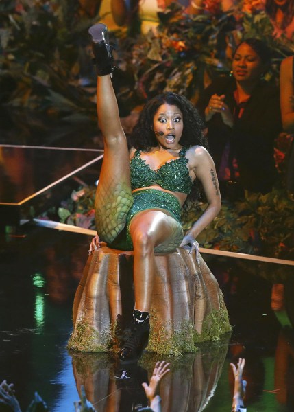 Nicki Minaj performs "Anaconda" during the 2014 MTV Video Music Awards in Inglewood