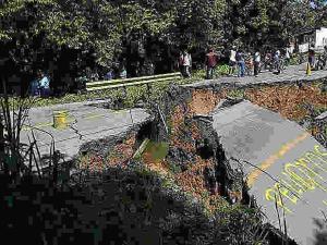 PC Miranda: Vía a Oriente no está afectada por el desplome del puente en Caucagua