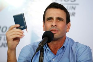 Capriles: Dedíquense a gobernar y dejen de mantener al país paralizado