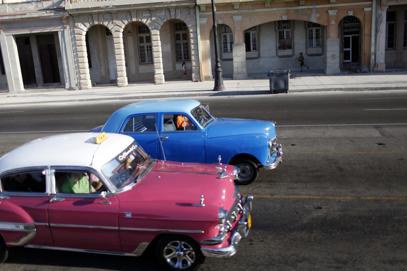 Encuentra las diferencias entre el carro de Maduro y los de Cuba (Fotocomparación)