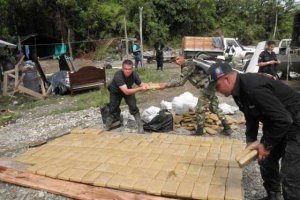 Capturan a dos militares colombianos con 410 kilos de cocaína