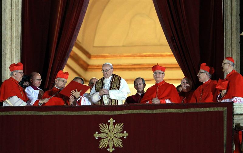Famosos celebran la elección del nuevo Papa