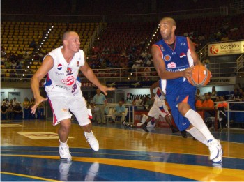 Liga Profesional de Baloncesto reanuda campeonato 2013 este martes