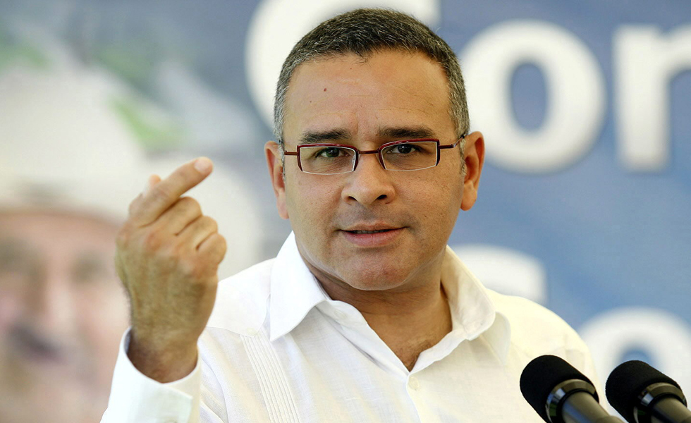 La Policía de El Salvador pedirá a Interpol detener a expresidente Funes