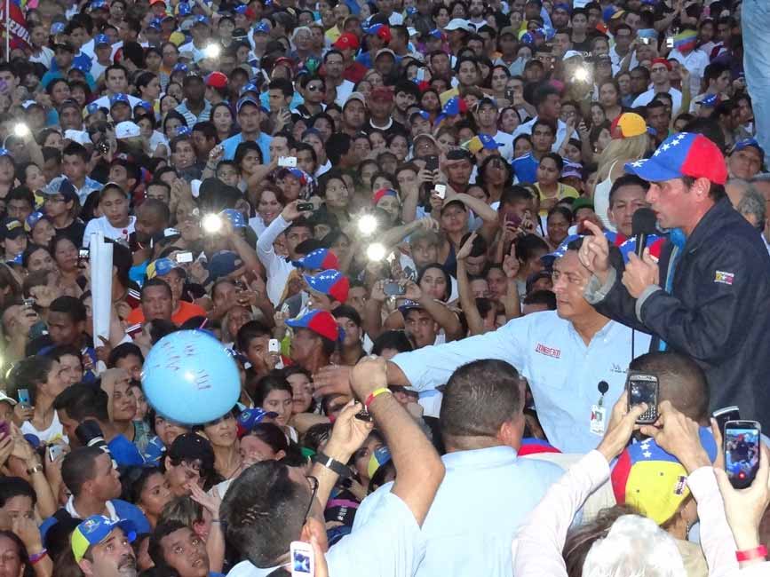 Capriles: Buenos días a todos! Caracas, allá vamos