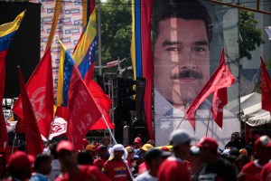 Oficialistas llegan a Caracas para el cierre de campaña de Maduro (Fotos)