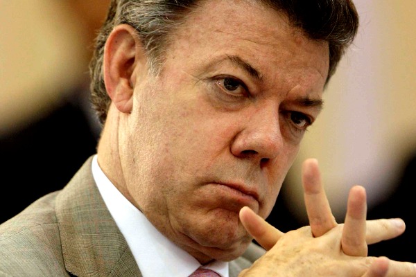 Santos sugiere que buscará la reelección en el 2014