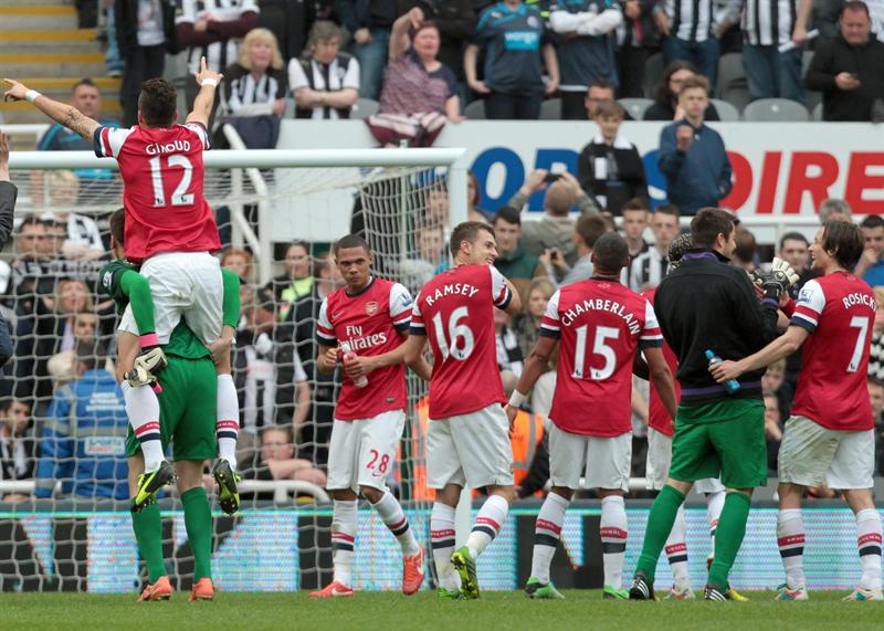 Arsenal amarró último billete a Champions, Tottenham quedó quinto