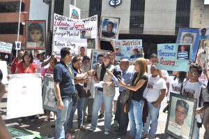 Red de apoyo protestó por falta de justicia frente a la Fiscalía (Fotos)