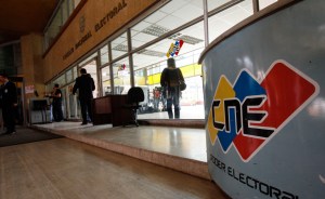 CNE ha recibido 142 postulaciones para elecciones del 8D
