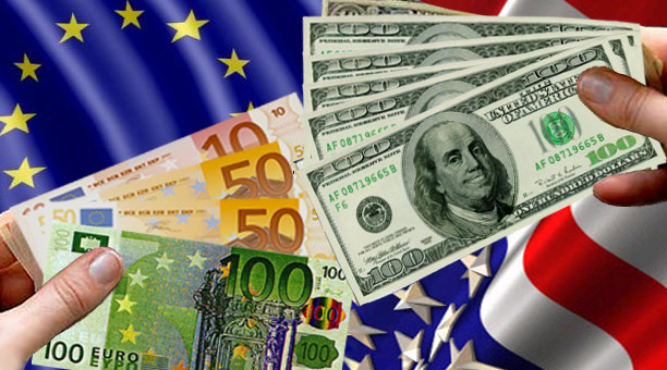 El euro retrocede frente al dólar