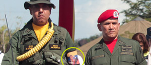 Militar criollo “enchuló” su brazalete bolivariano (foto detalle)