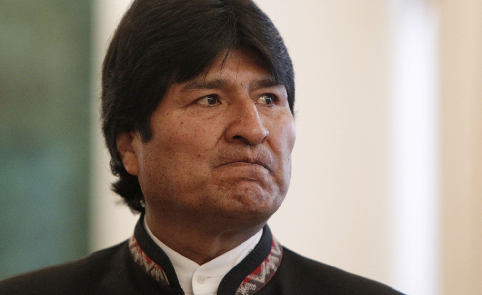 España se disculpa con Bolivia por incidente aéreo de Morales