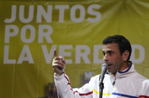Denuncian presunta agresión a  Capriles en el aeropuerto de Maiquetía