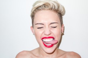 Una Miley bien perversita, en sesión con el fotógrafo famoso