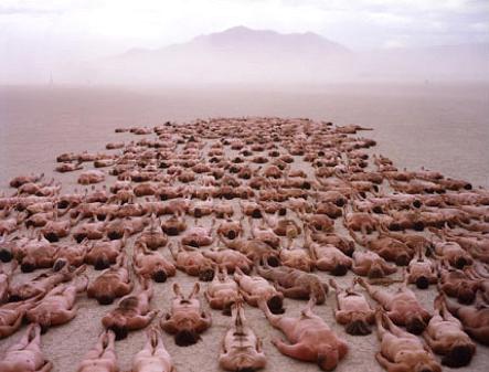 Aumenta participación en obras de Spencer Tunick con redes sociales