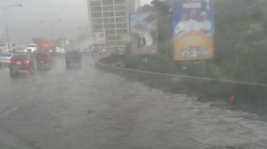 Caracas congestionada por la lluvia (Fotos)