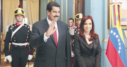 Maduro dedica una “oración amorosa” a Cristina Fernández