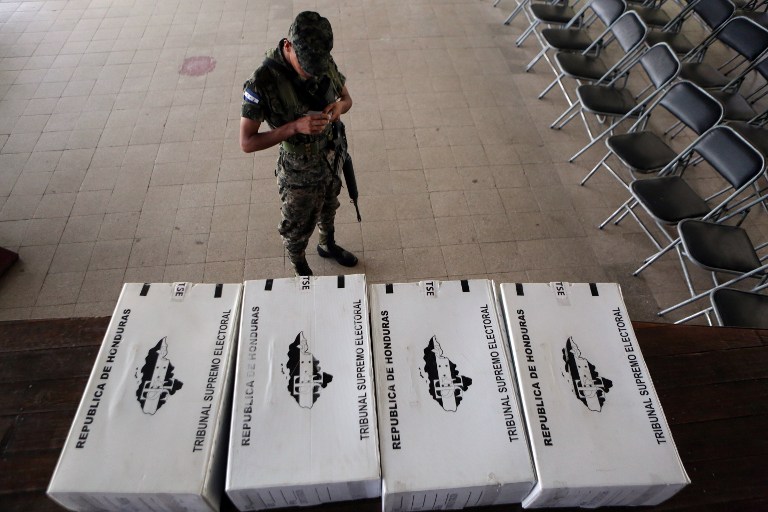 Honduras vota entre derecha e izquierda, asolado por el crimen y la pobreza