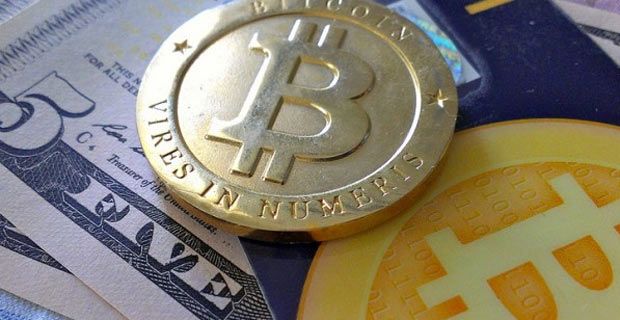 Moneda virtual Bitcoin supera por primera vez los mil dólares
