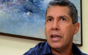 Henri Falcón llama a la MUD a dialogar con gobierno de Maduro