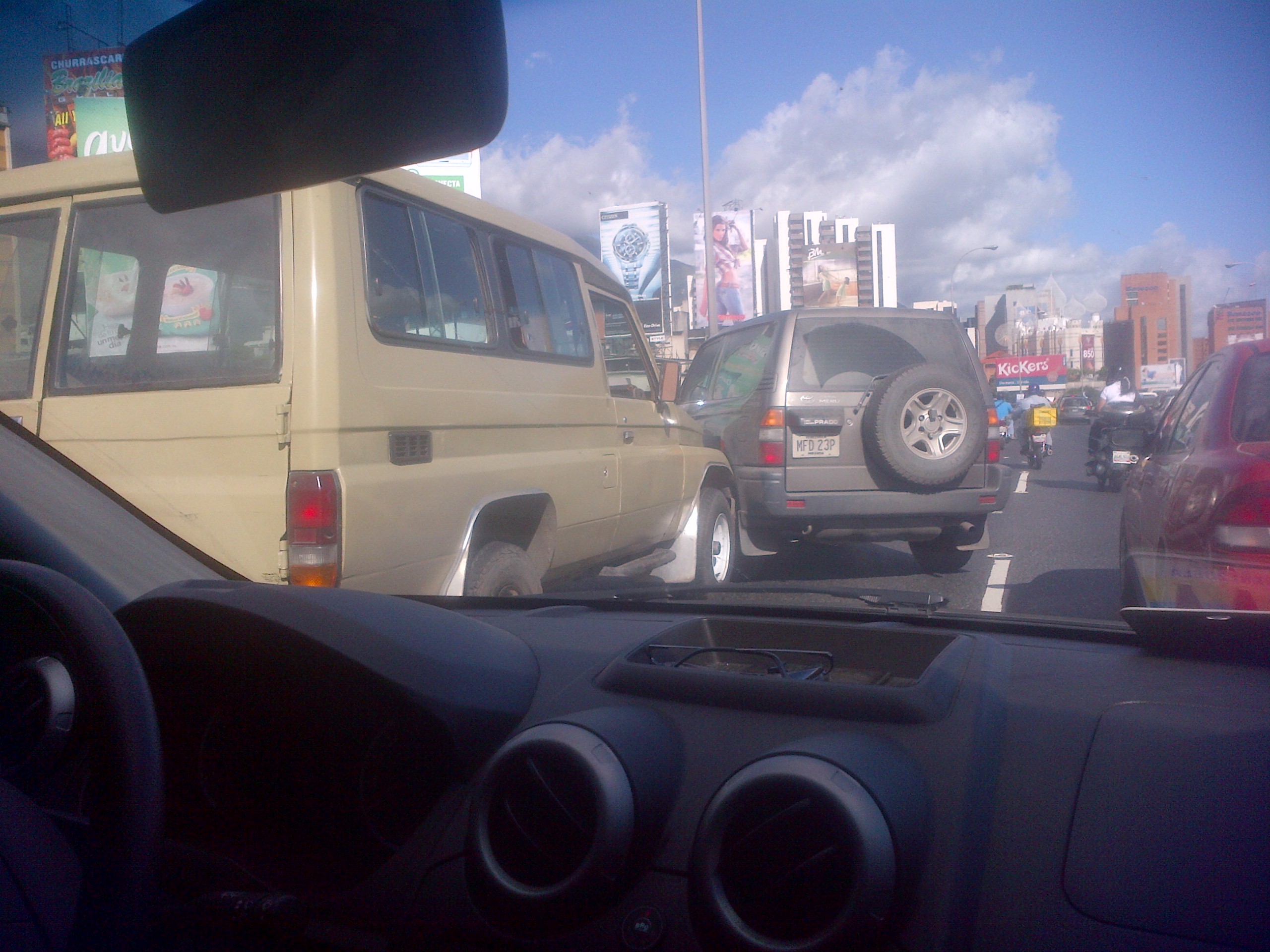 Choque en la autopista Francisco Fajardo generó retraso vehicular (Foto)