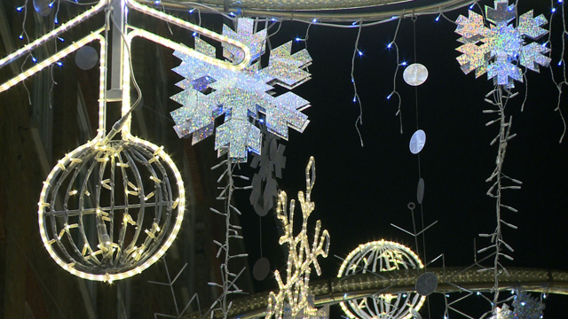 Londres enciende árbol de Navidad (Video)