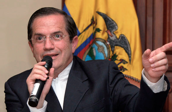 Canciller de Ecuador volverá a Caracas el próximo martes
