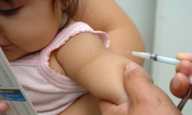 Vacunas pueden salvarle la vida a los bebés