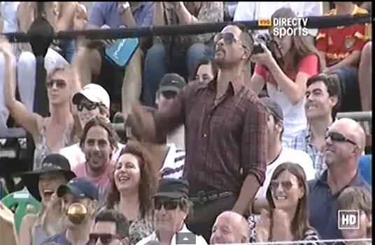 Will Smith le enseña pasos de baile a Djokovic en pleno juego (Video)