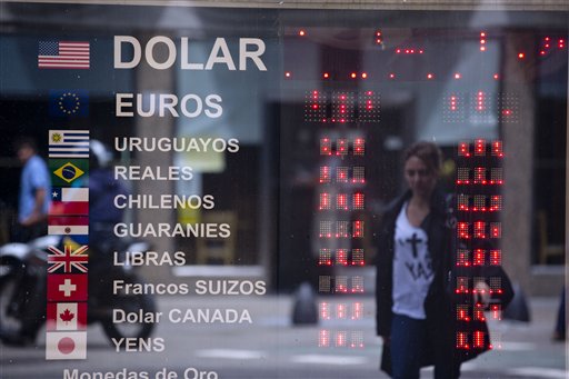 Modifican reglas para compra de dólares en Argentina