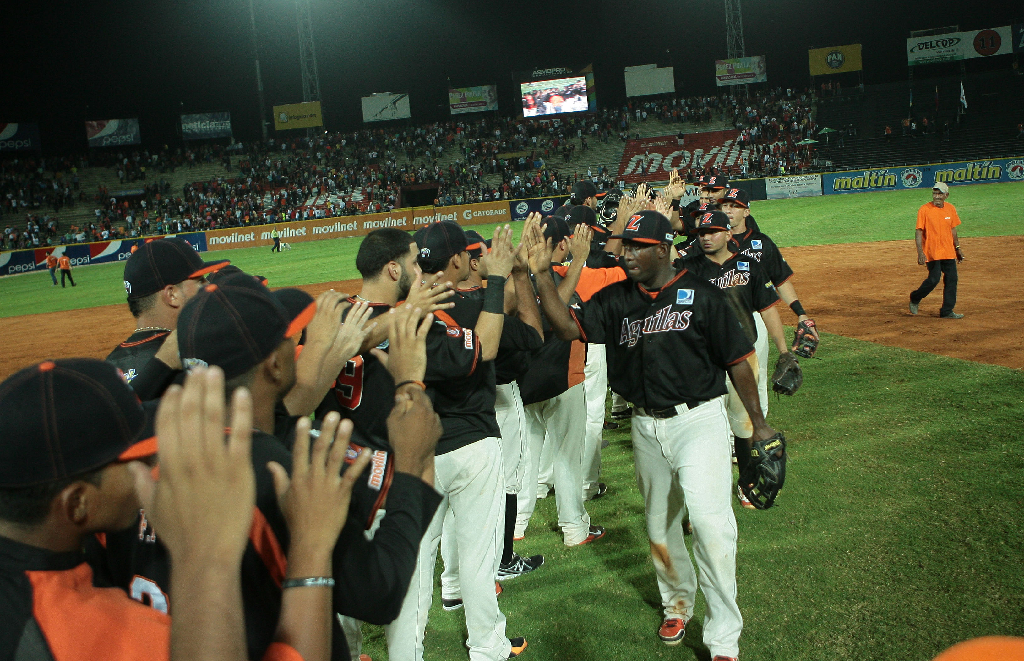 Águilas someten al Navegantes