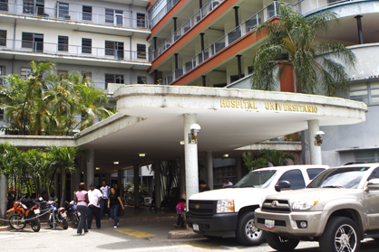 Pacientes esperan hasta dos meses por consulta en el Hospital Clínico Universitario