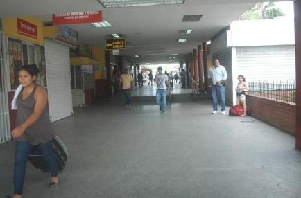Pasajeros retornan graneaditos por el Terminal de Barquisimeto