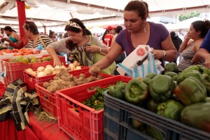 El precio del kilo de tomate aumentó 50%