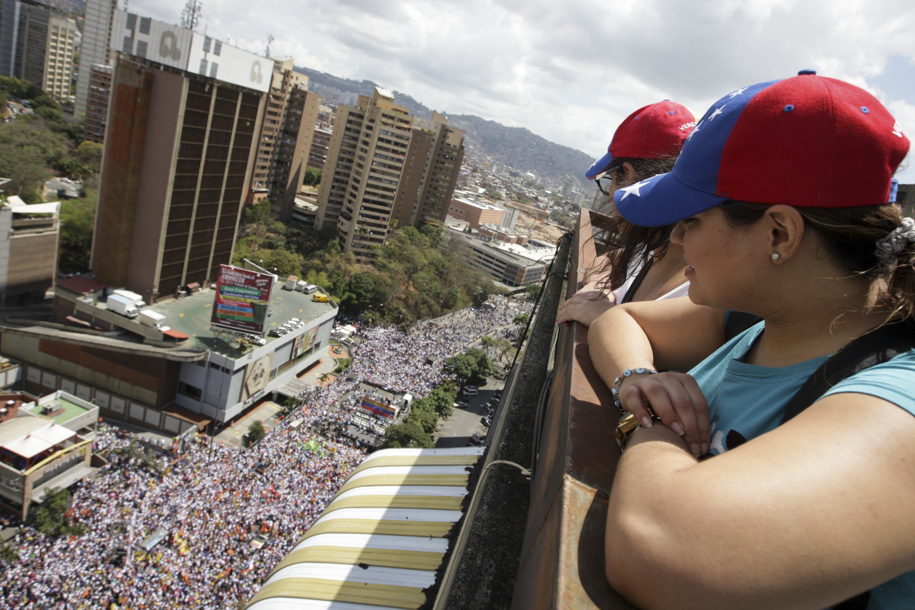 Las tomas aéreas de la impresionante concentración en Caracas (video)