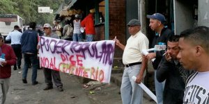 Protestan en Hoyo de La Puerta en rechazo a la construcción de un cementerio