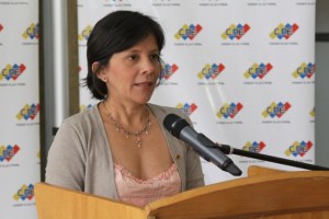 Sandra Oblitas dice que el CNE no se deja presionar
