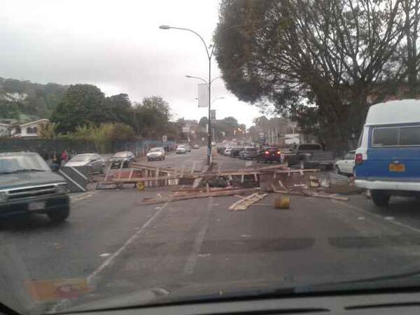 Reportan barricadas en San Antonio de Los Altos (Fotos)