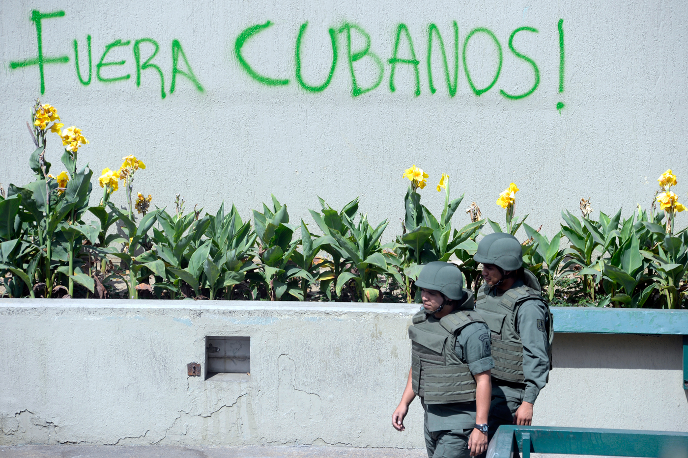 El Nuevo Herald: Cubanos dirigen a paramilitares en Venezuela