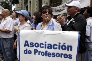 Profesores universitarios anuncian protesta y paralizaciones a partir del 28M