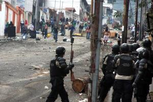 En silencio protestaron en el Sambil de San Cristóbal (Fotos)