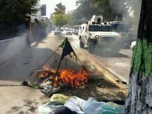 GNB quema carpa de estudiantes en Barquisimeto (Fotos)