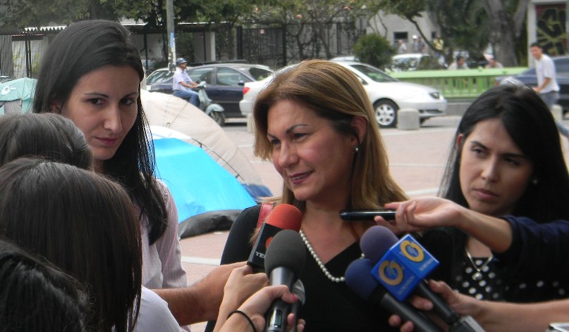 Madre de Marco Coello: Mi hijo salió pidiendo protección porque no la consiguió del Estado venezolano