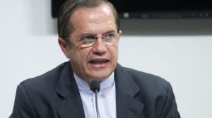 Canciller de Ecuador tratará de fortalecer el diálogo en Venezuela