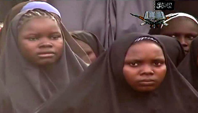 Expertos examinan video de niñas raptadas en Nigeria