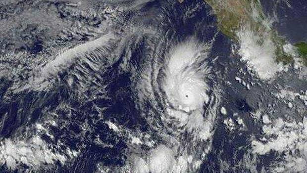 Huracán Amanda sube a categoría 4 muy cerca de México