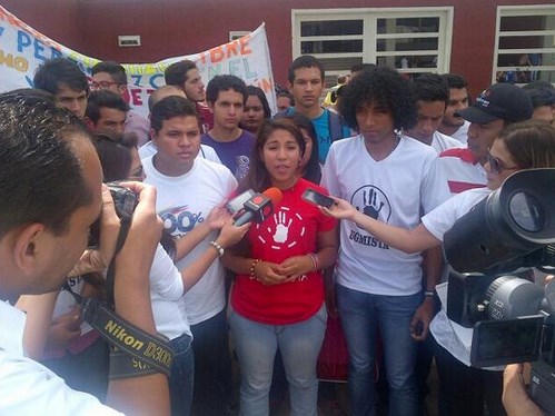 Estudiantes protestan en el Palacio de Justicia de Guayana (Foto)