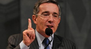 Fiscalía colombiana vuelve a citar a Uribe