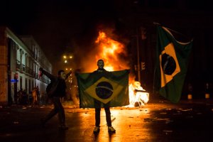 Altos costos, corrupción empañan la Copa del Mundial de Brasil